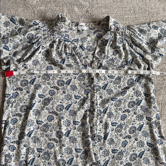 Rose & Olive Blue and White Floral Blouse - Picture 5 of 6